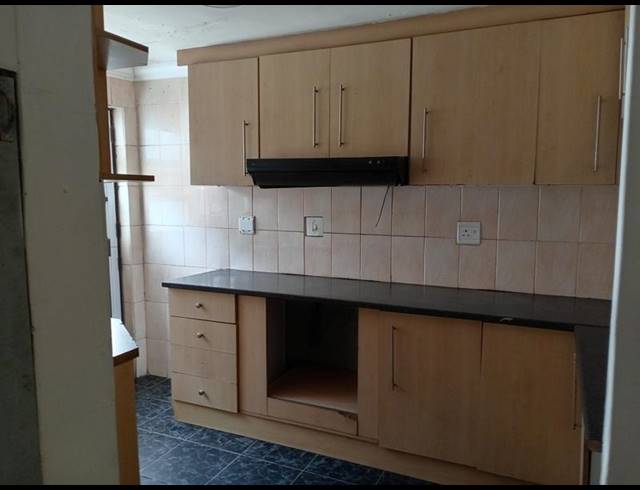 5 BEDROOM HOUSE FOR SALE IN PORTLANDS